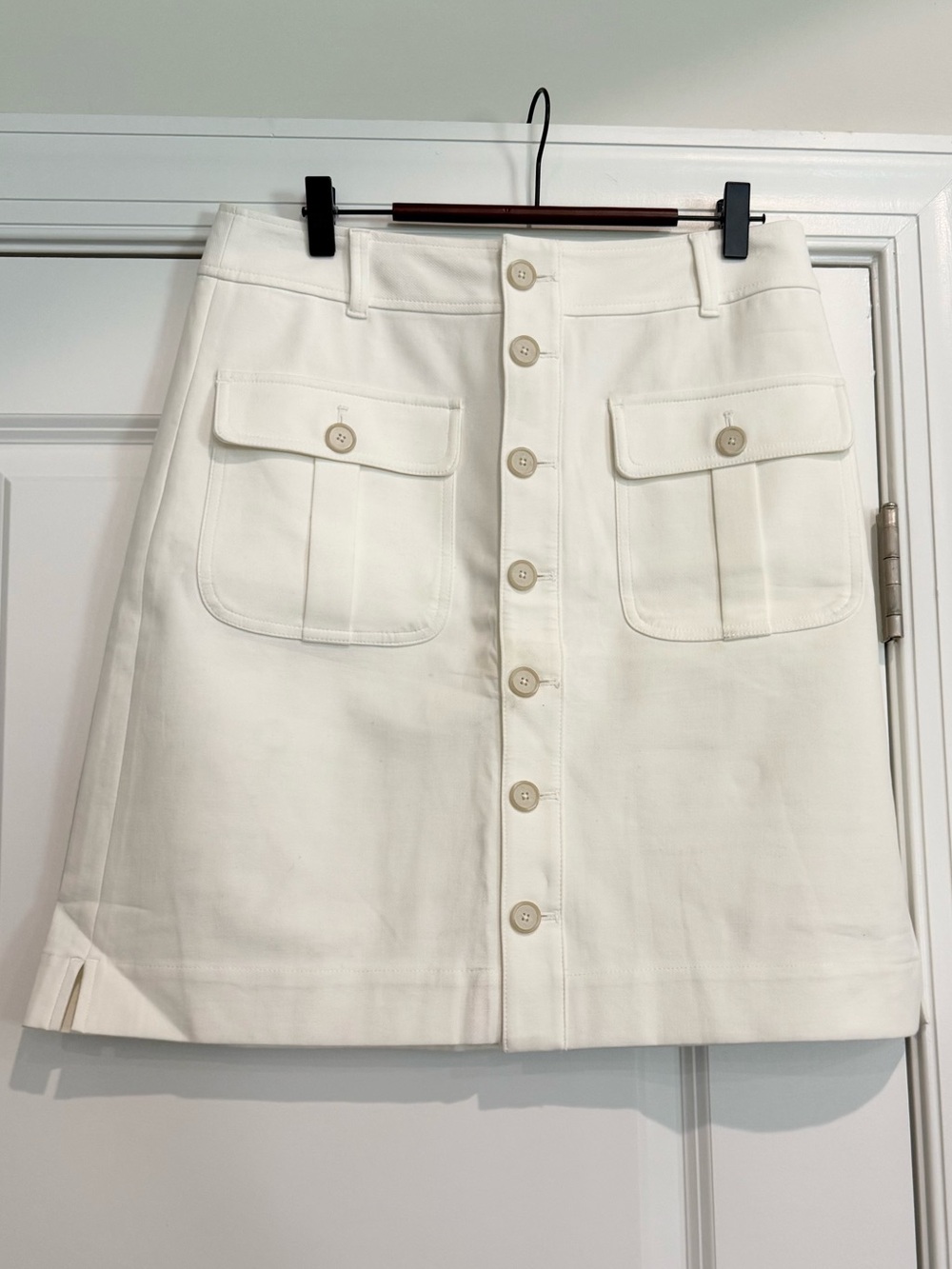 NWOT LOFT White Button-Front Mini Skirt with Flap Pockets
